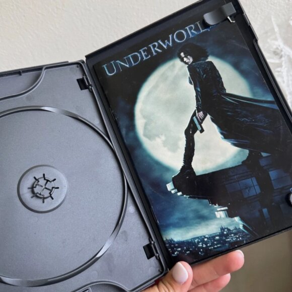 Underworld (2003) Unrated Extended Cut - Disc 2 Only + Slipcover & Extras - READ - Picture 4 of 6